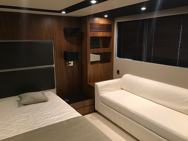 Fairline Squadron 65 | Интерьер 31