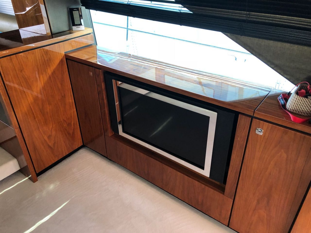 Fairline Squadron 55 | Интерьер 7