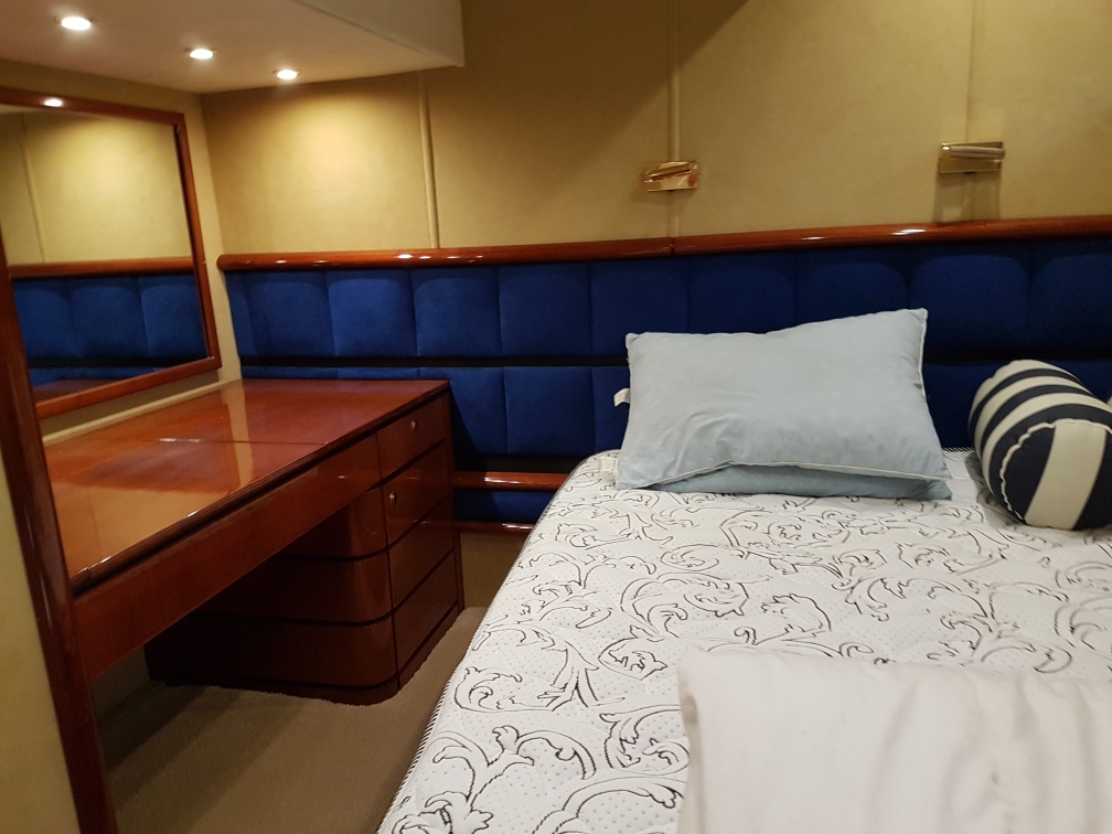 Fairline Squadron 58 | Интерьер 11