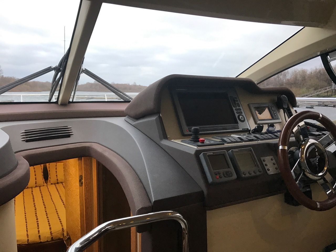 Azimut 38 | Интерьер 23