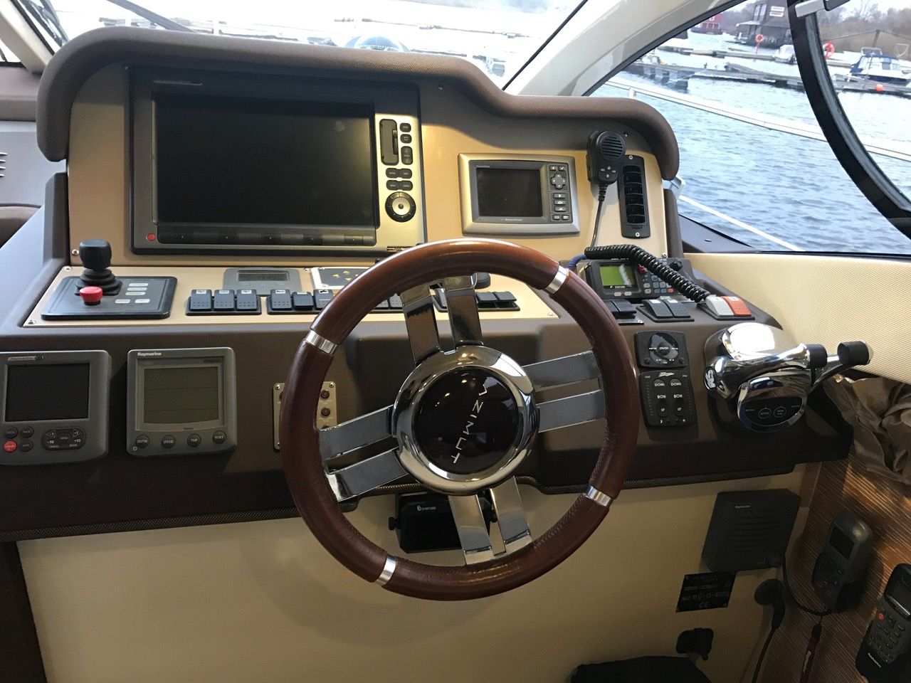 Azimut 38 | Интерьер 24