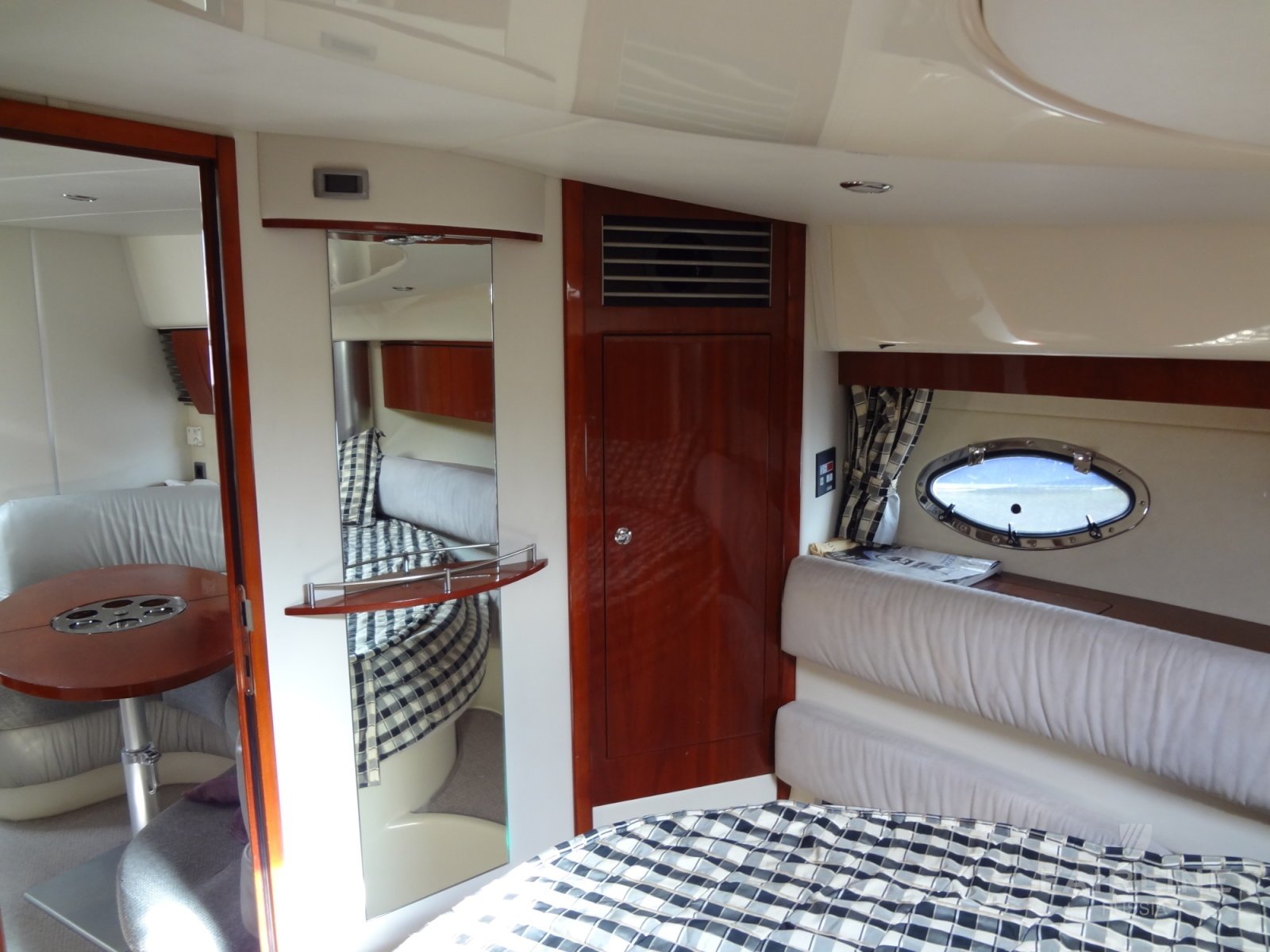 Fairline Targa 40 | Интерьер 11