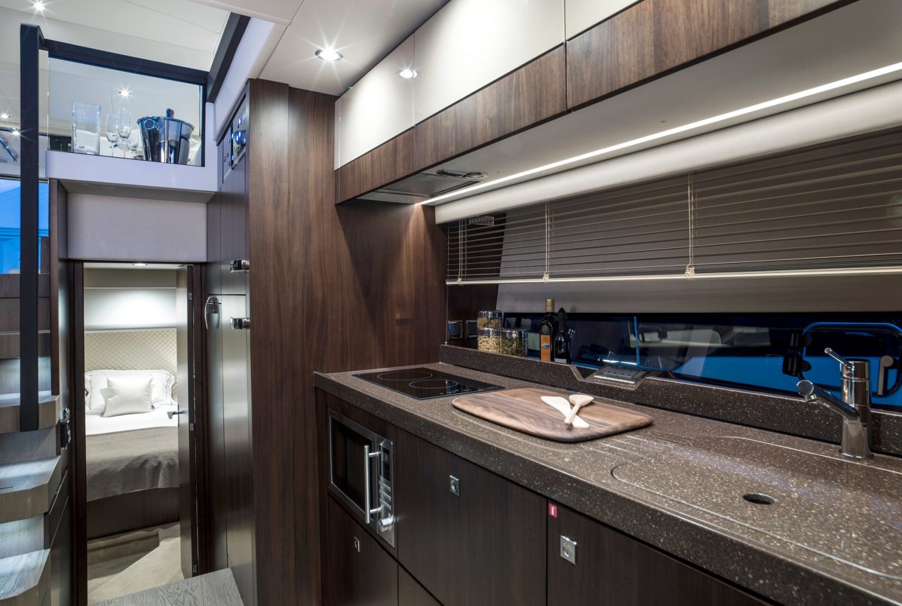 Fairline Targa 48 GT | Интерьер 2