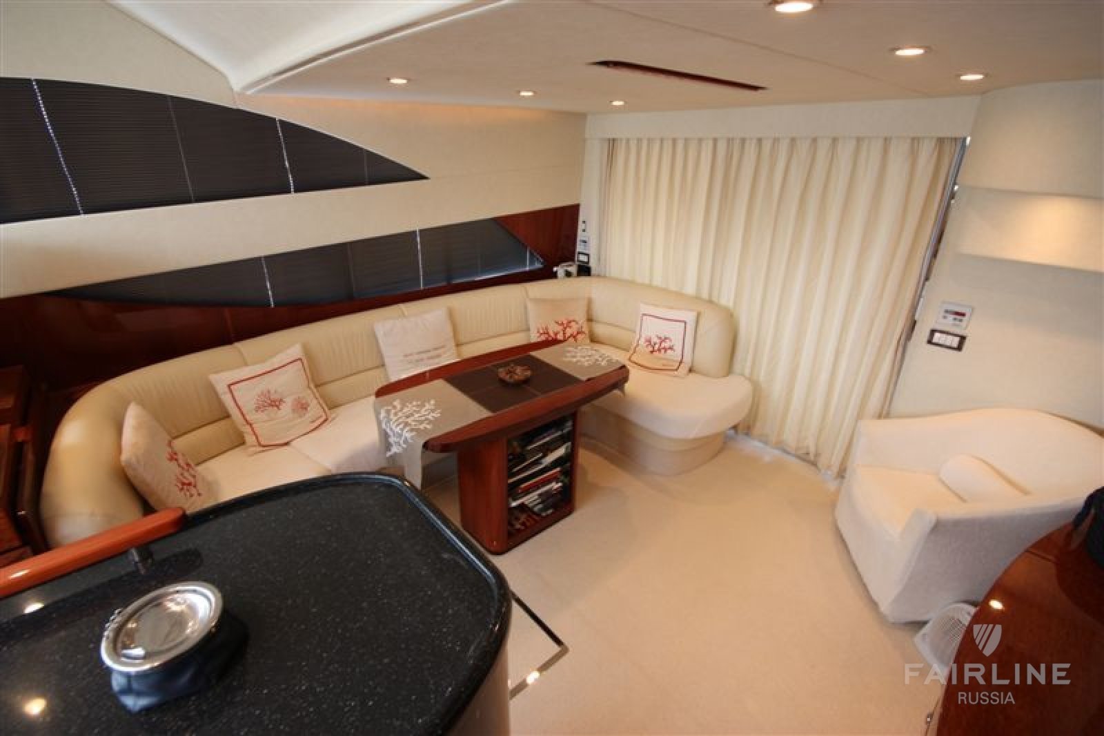 Fairline Phantom 50 | Интерьер 2