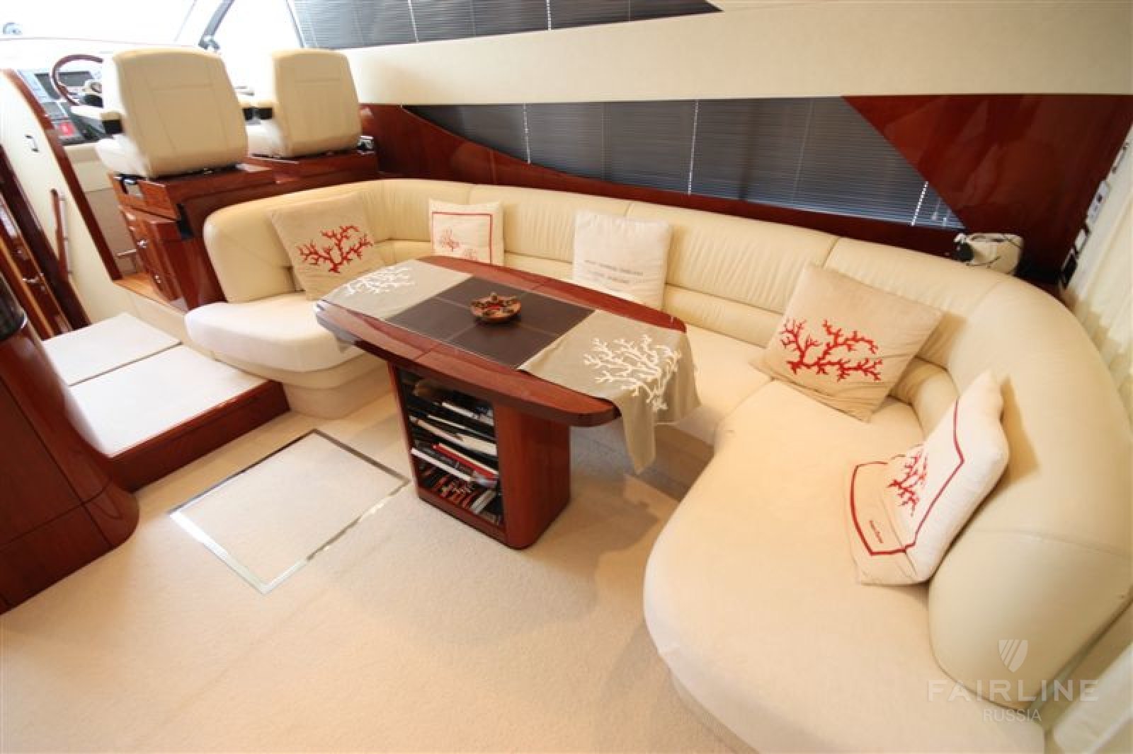 Fairline Phantom 50 | Интерьер 3