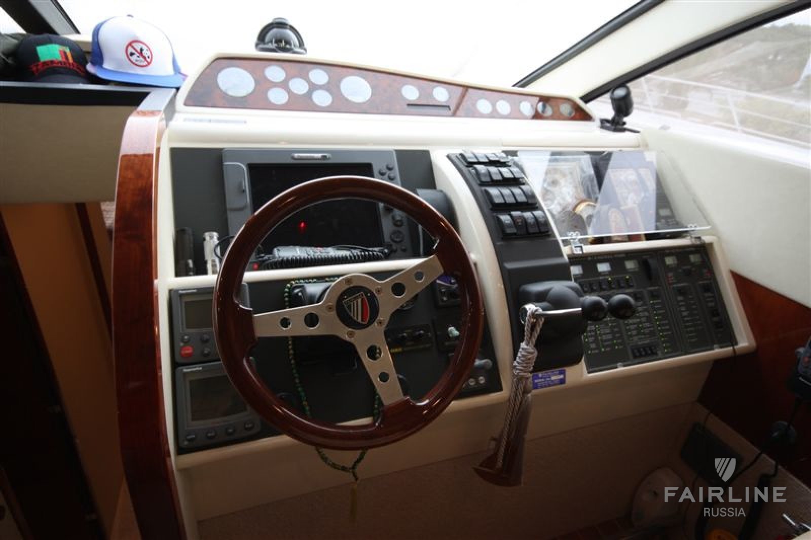 Fairline Phantom 50 | Интерьер 5