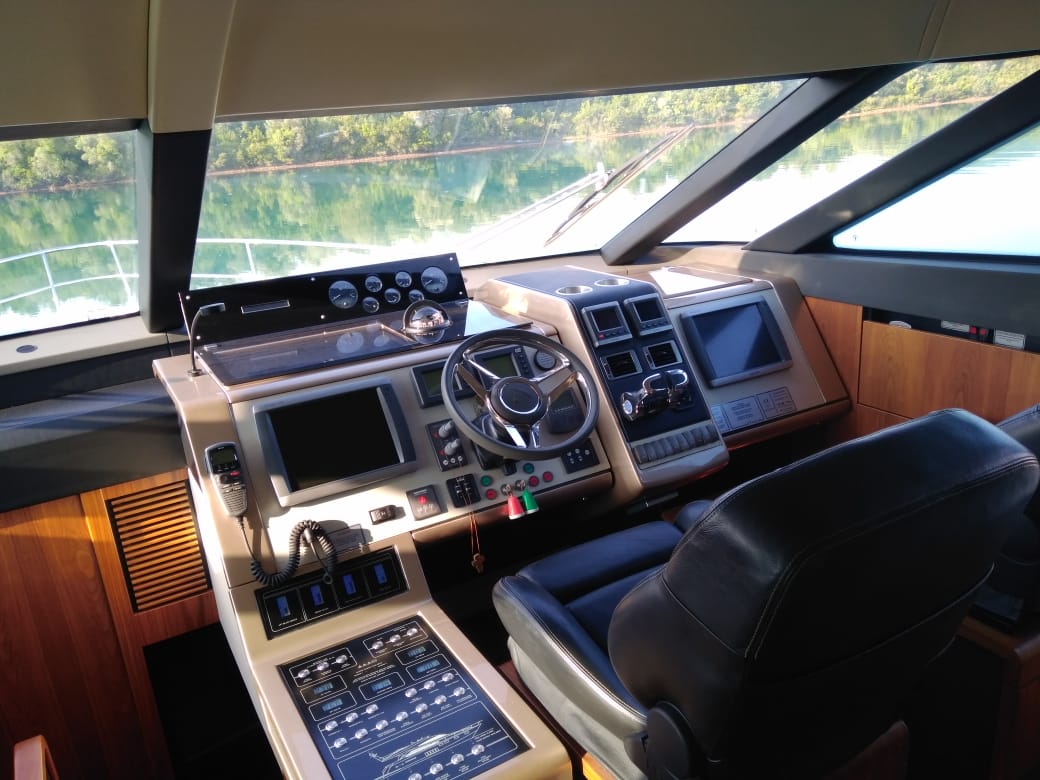 Fairline Squadron 65 | Интерьер 35