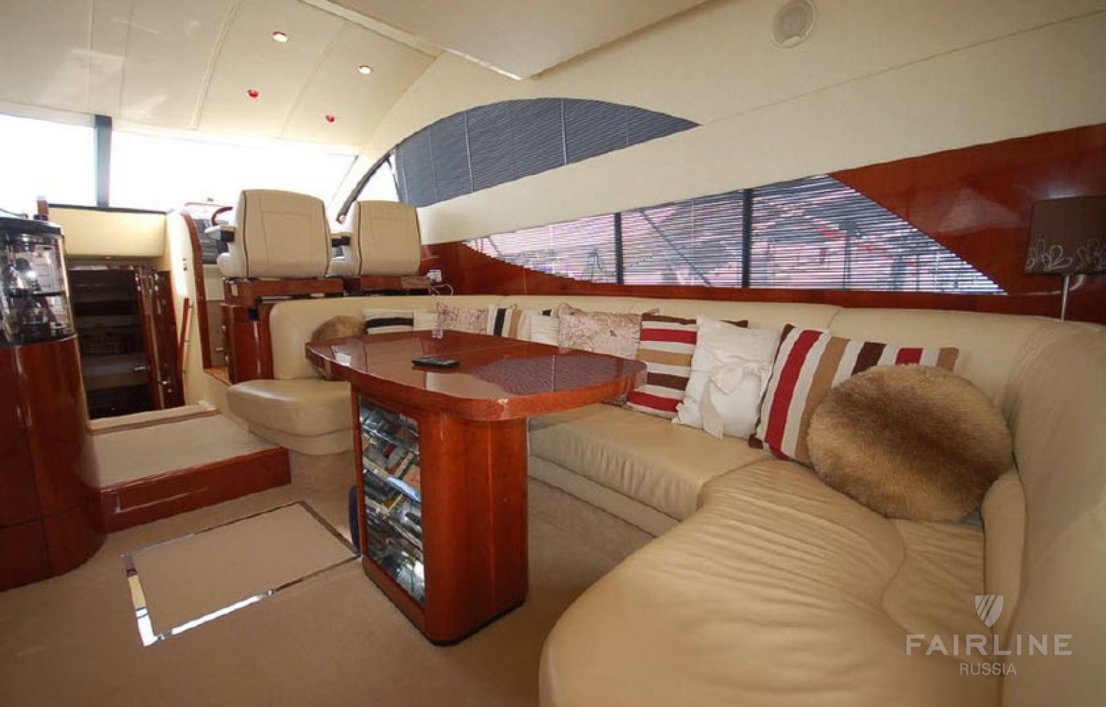 Fairline Phantom 50 | Интерьер 3