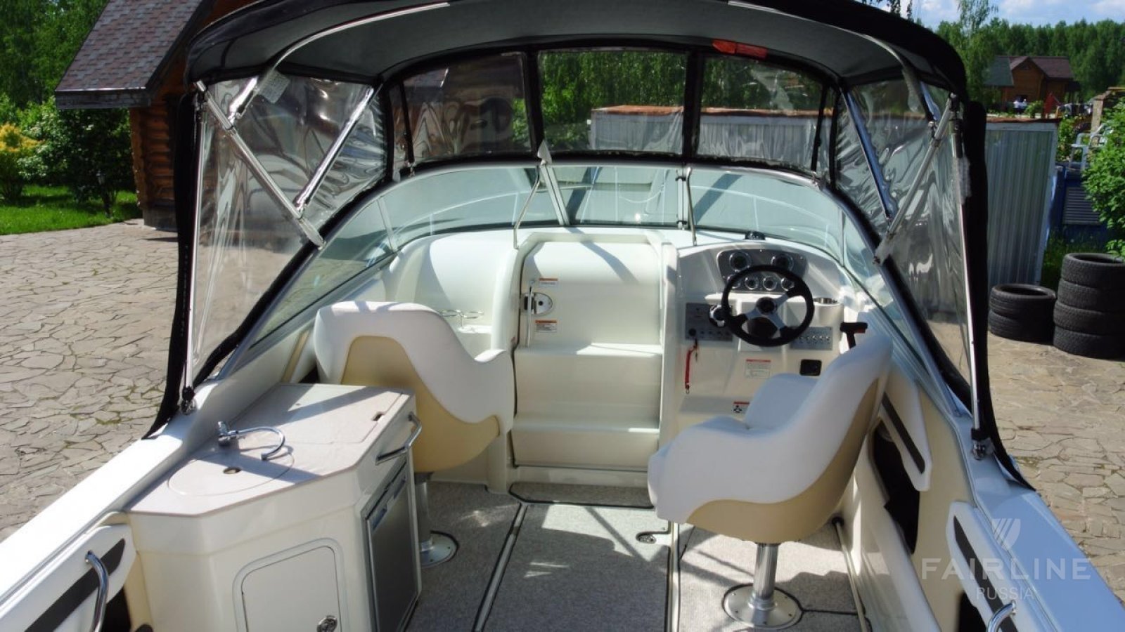 Sea Ray 235 Weekender | Интерьер 2