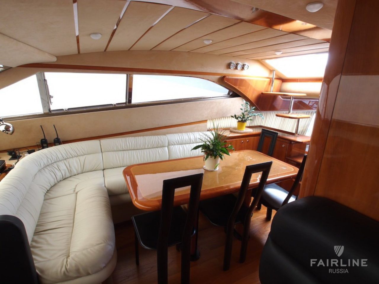 Ferretti 68 | Интерьер 9