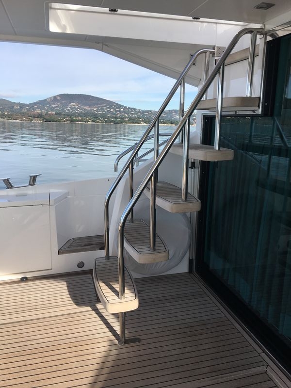 Fairline Squadron 65 | Интерьер 9
