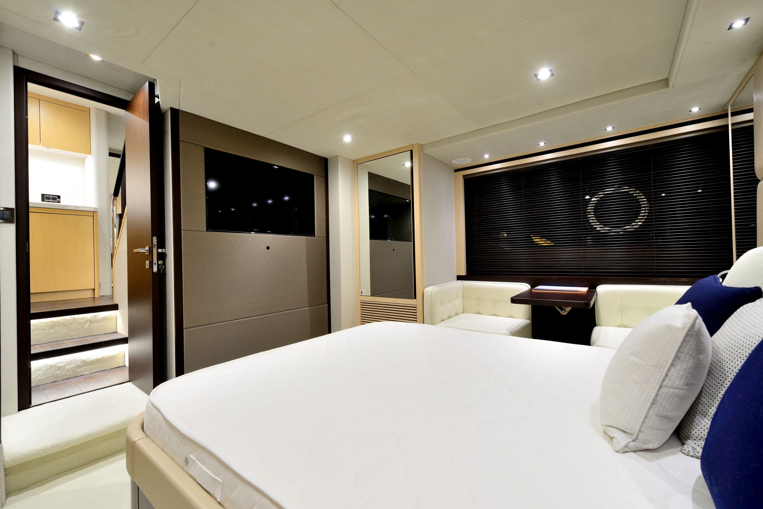 Sunseeker Predator 57 | Интерьер 4