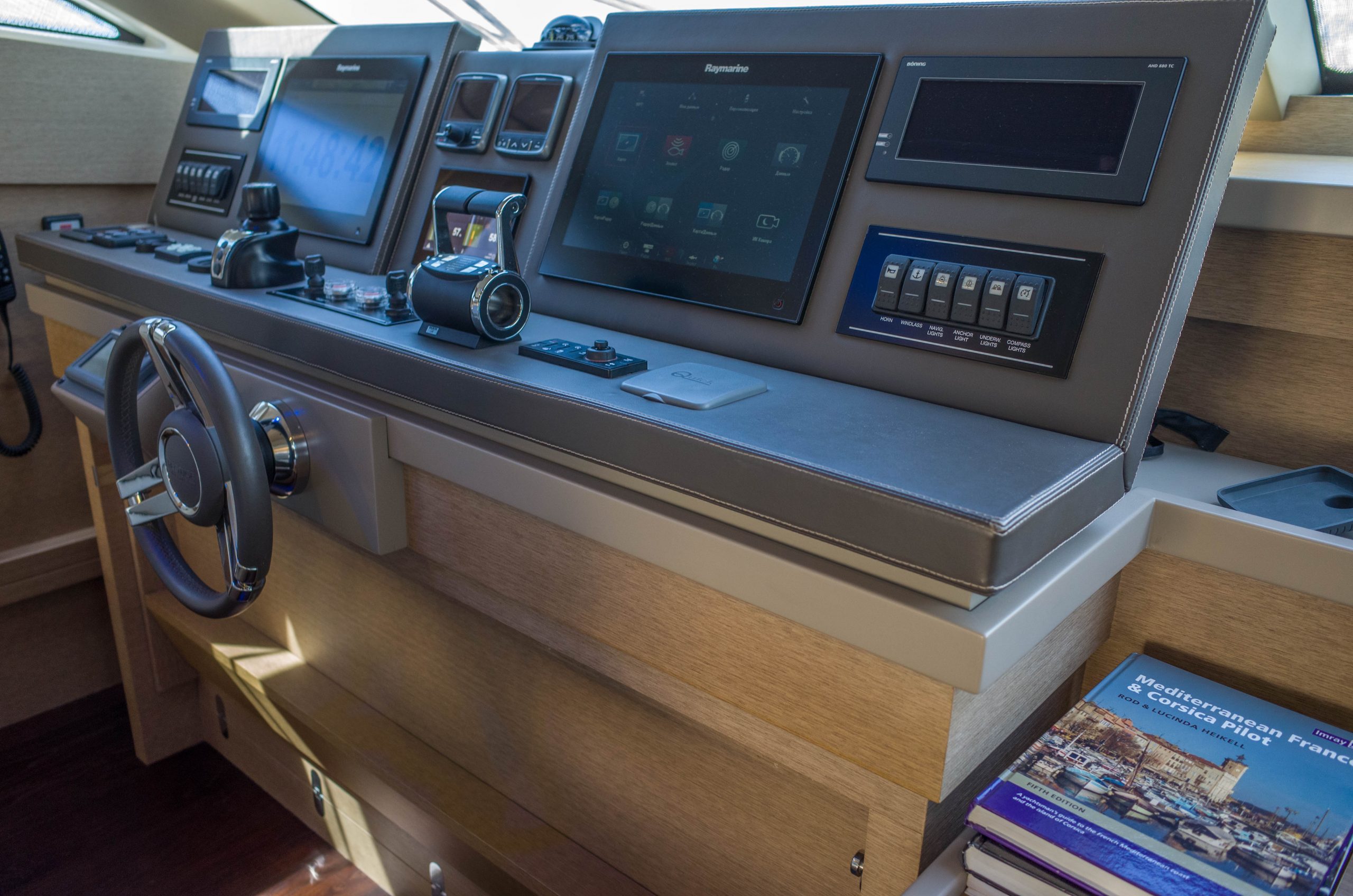 Prestige 750 | Интерьер 15