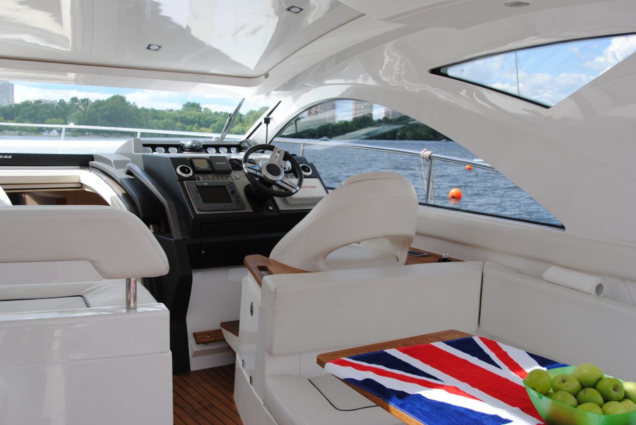 Fairline Targa 44 GT | Интерьер 9