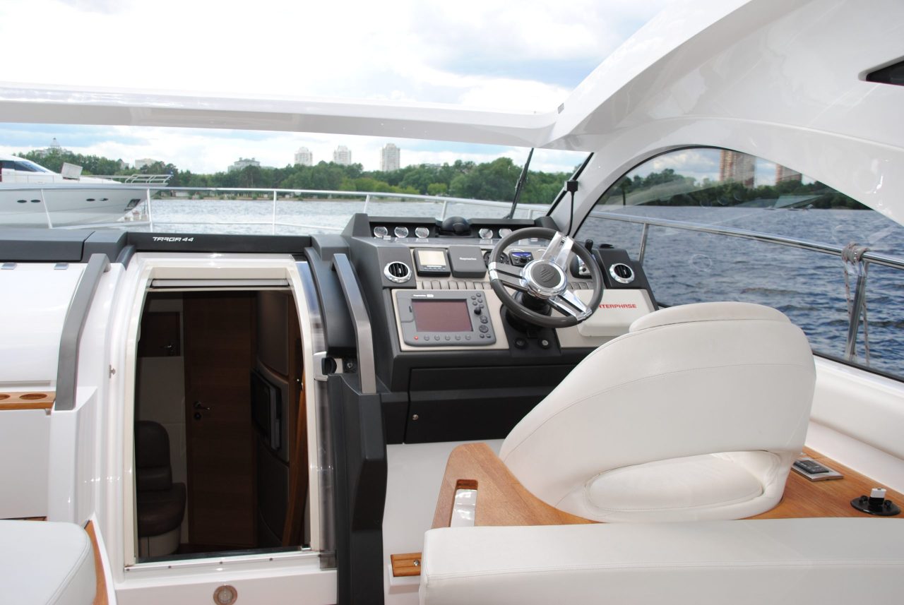 Fairline Targa 44 GT | Интерьер 13