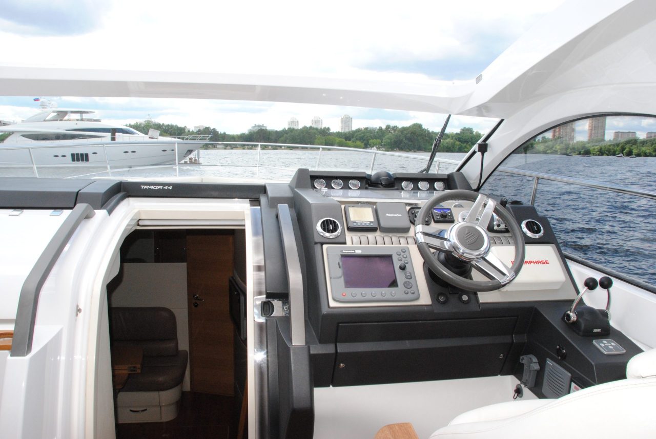 Fairline Targa 44 GT | Интерьер 15