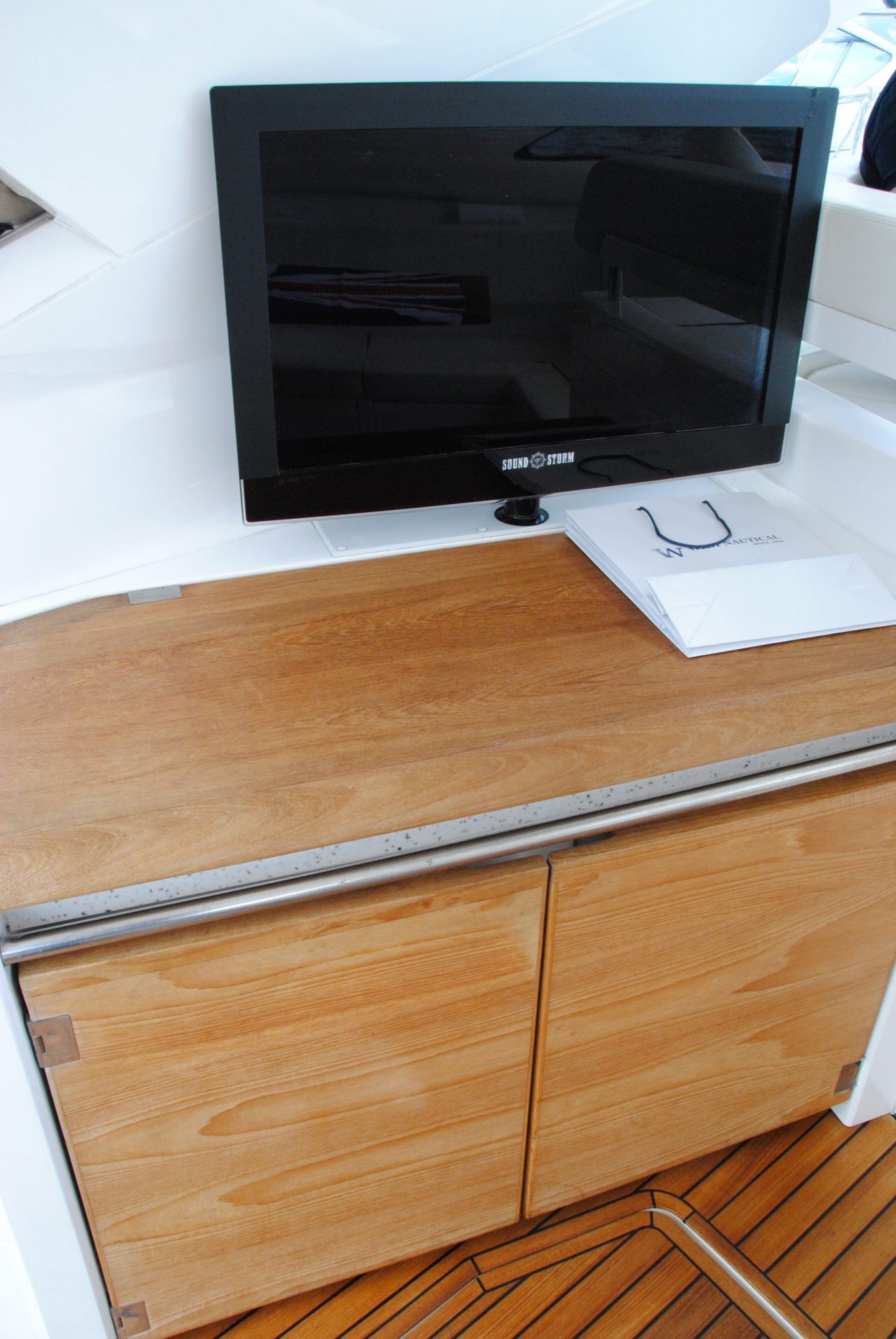 Fairline Targa 44 GT | Интерьер 28