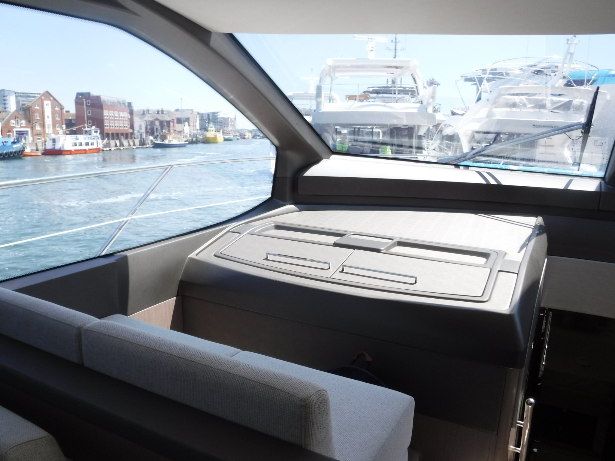 Sunseeker Manhattan 66 | Интерьер 12