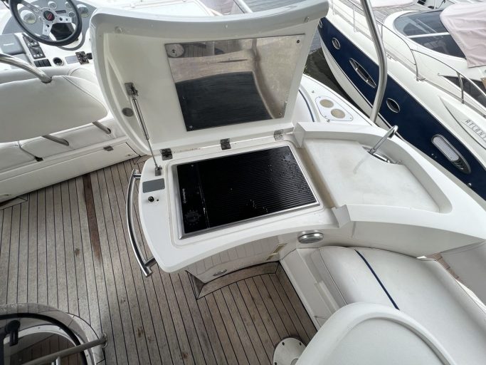 Fairline Phantom 40 (007) | Экстерьер 10