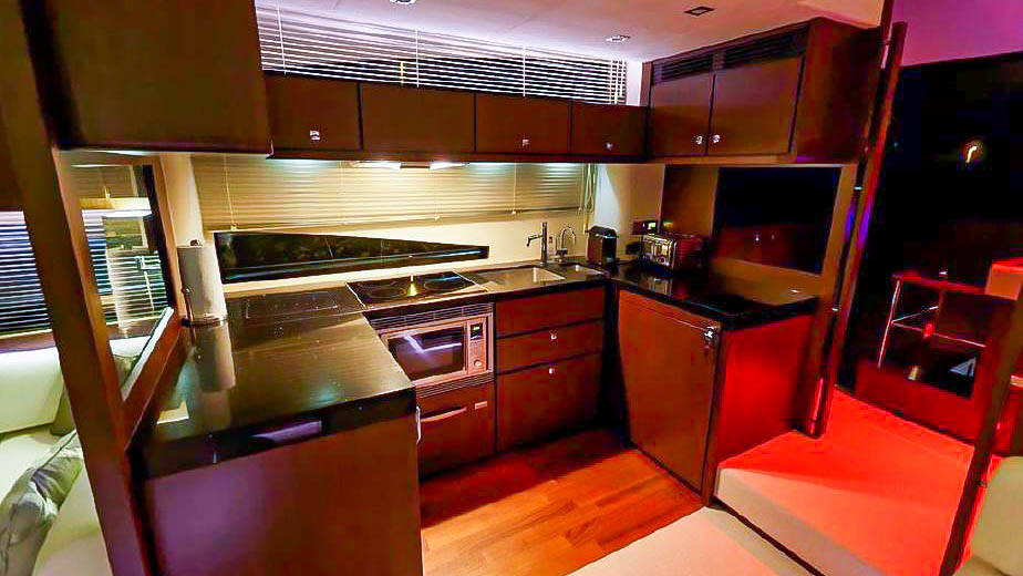 Fairline Squadron 65 | Интерьер 6