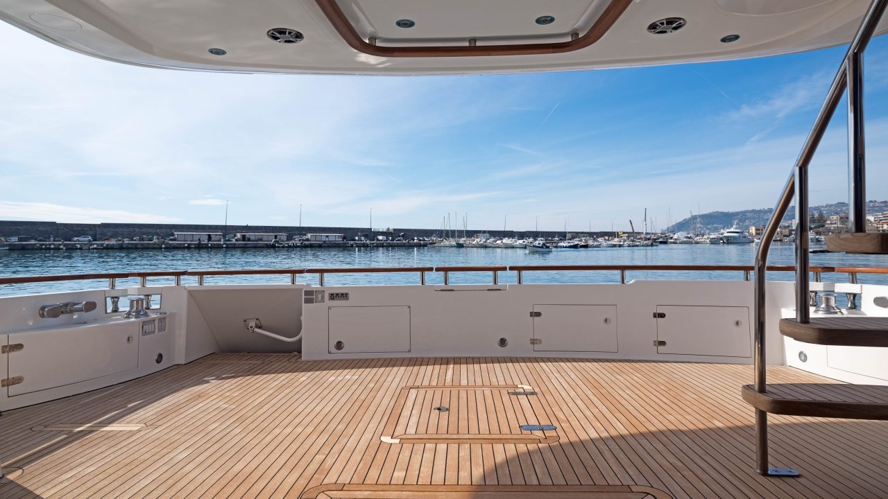 Fairline Squadron 74 | Экстерьер 8