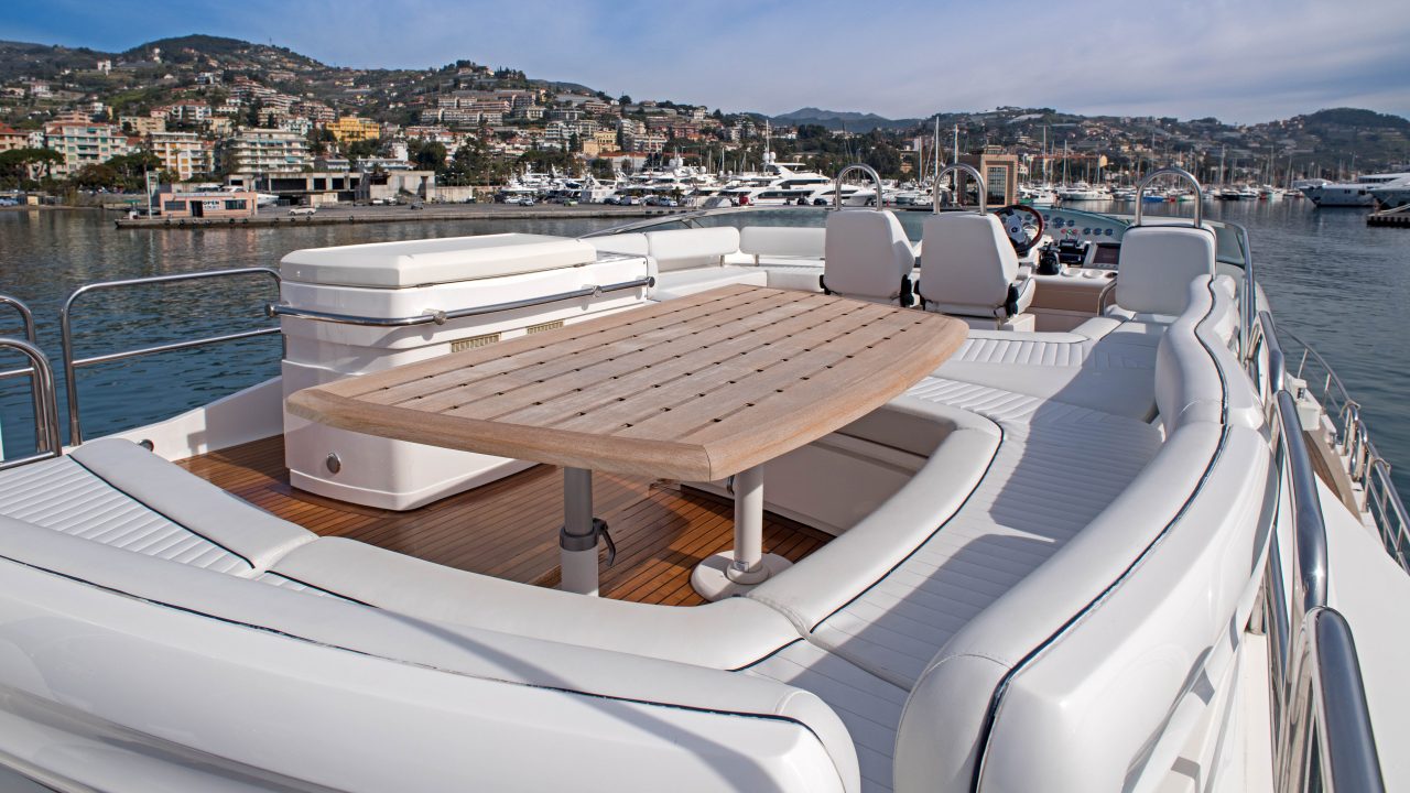 Fairline Squadron 74 | Экстерьер 9