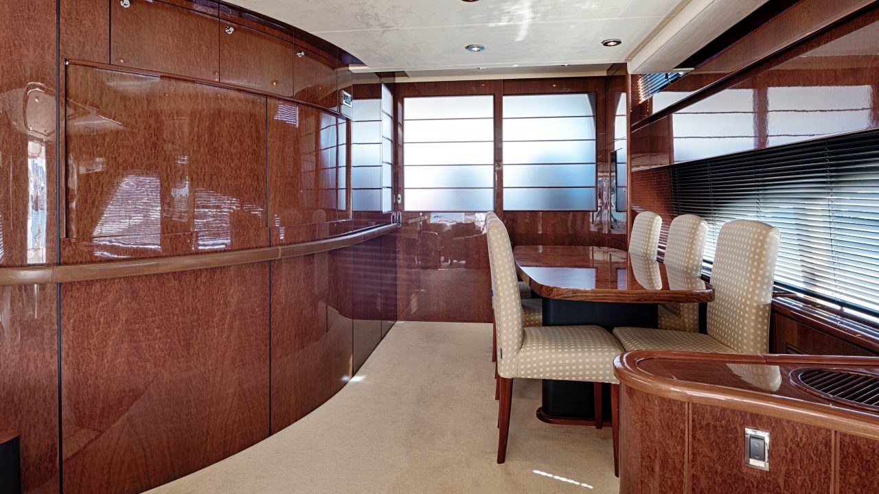 Fairline Squadron 74 | Интерьер 4