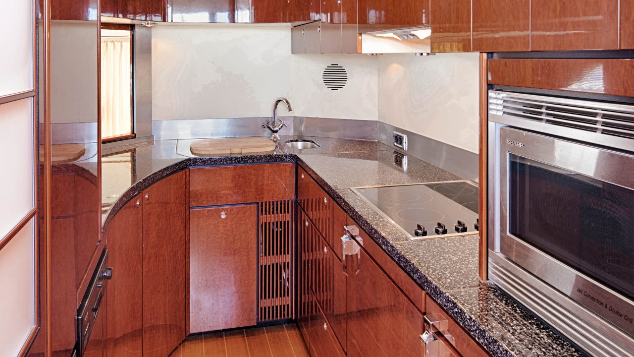 Fairline Squadron 74 | Интерьер 5