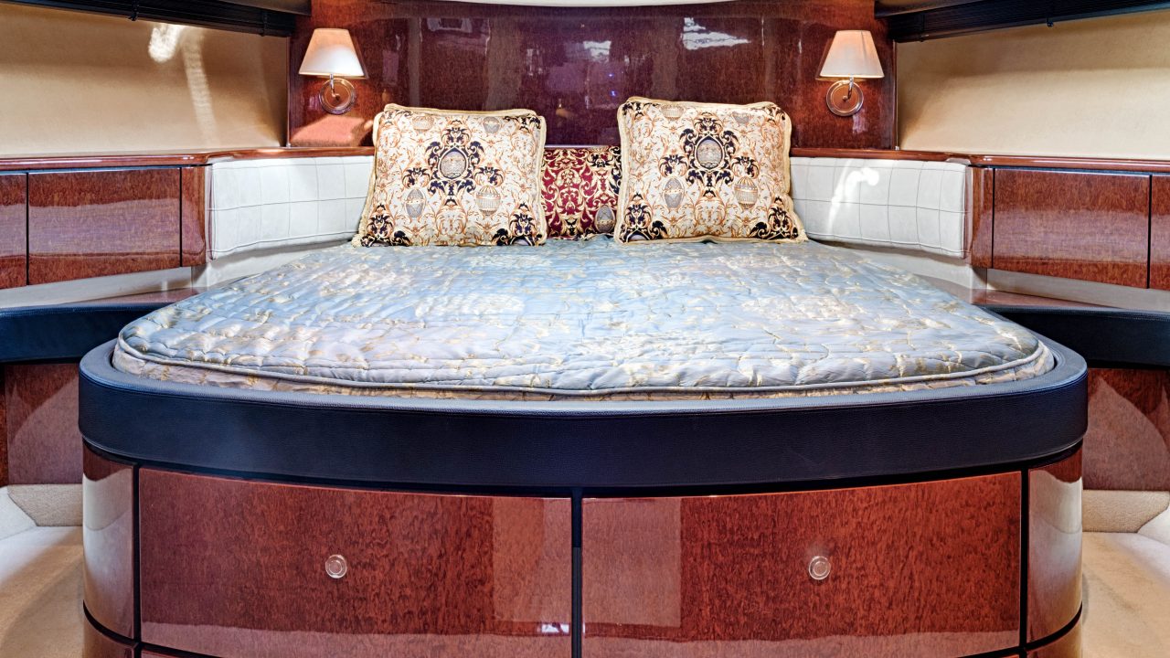 Fairline Squadron 74 | Интерьер 6