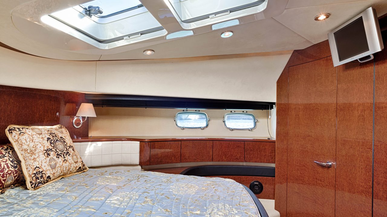 Fairline Squadron 74 | Интерьер 9