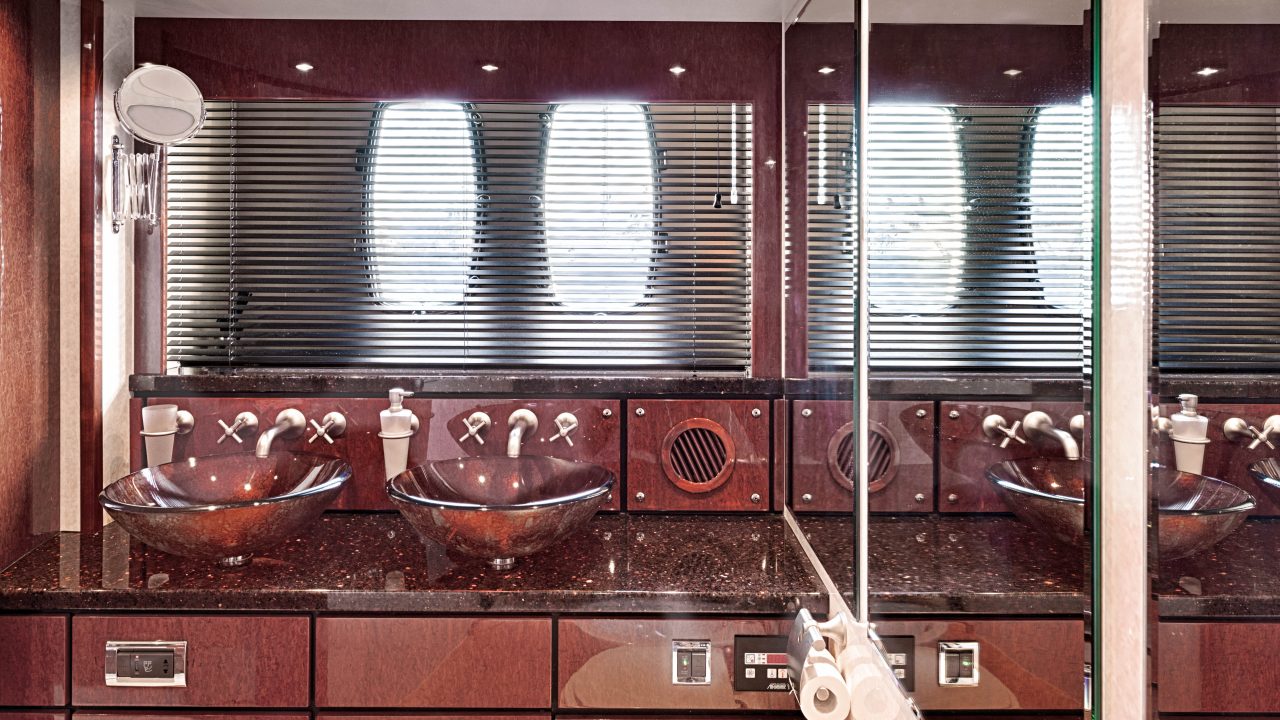 Fairline Squadron 74 | Интерьер 7