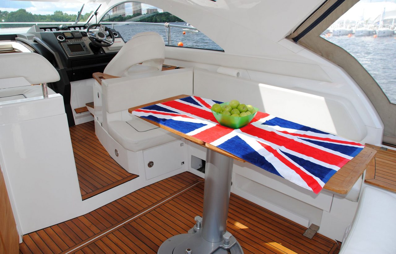 Fairline Targa 44 GT | Интерьер 18