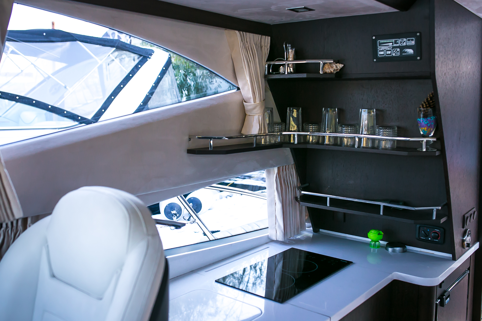 Galeon 340 | Интерьер 4