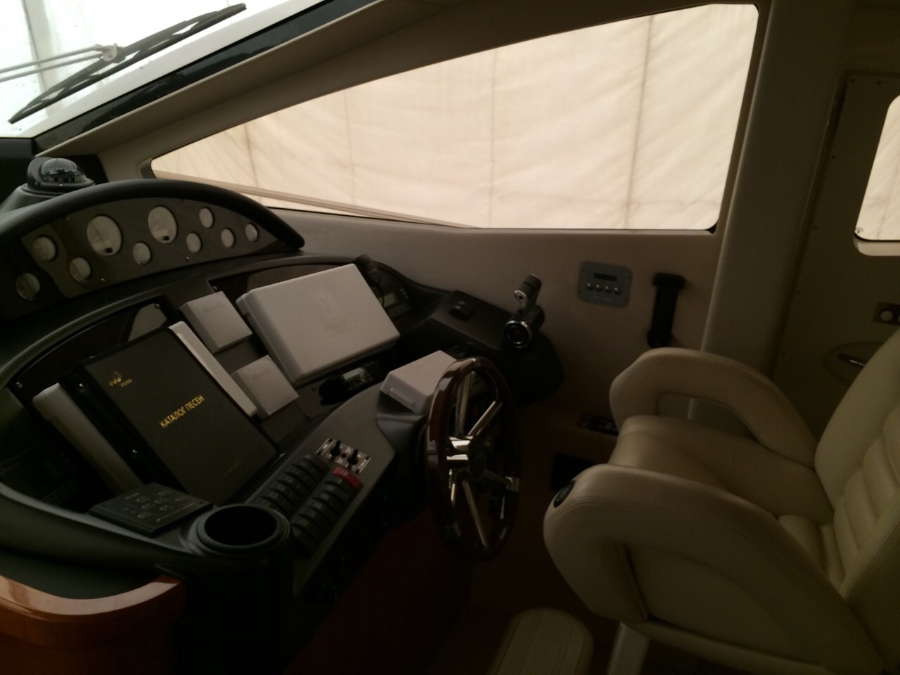 Sunseeker Manhattan 66 | Интерьер 10