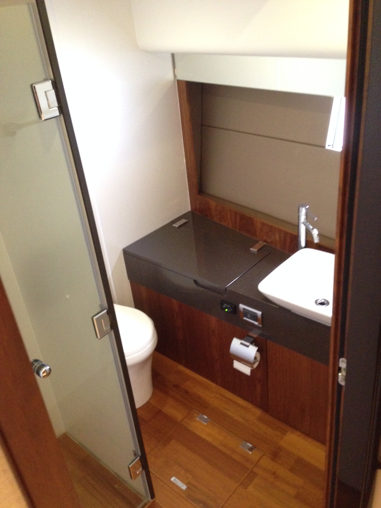 Fairline Squadron 65 | Интерьер 50