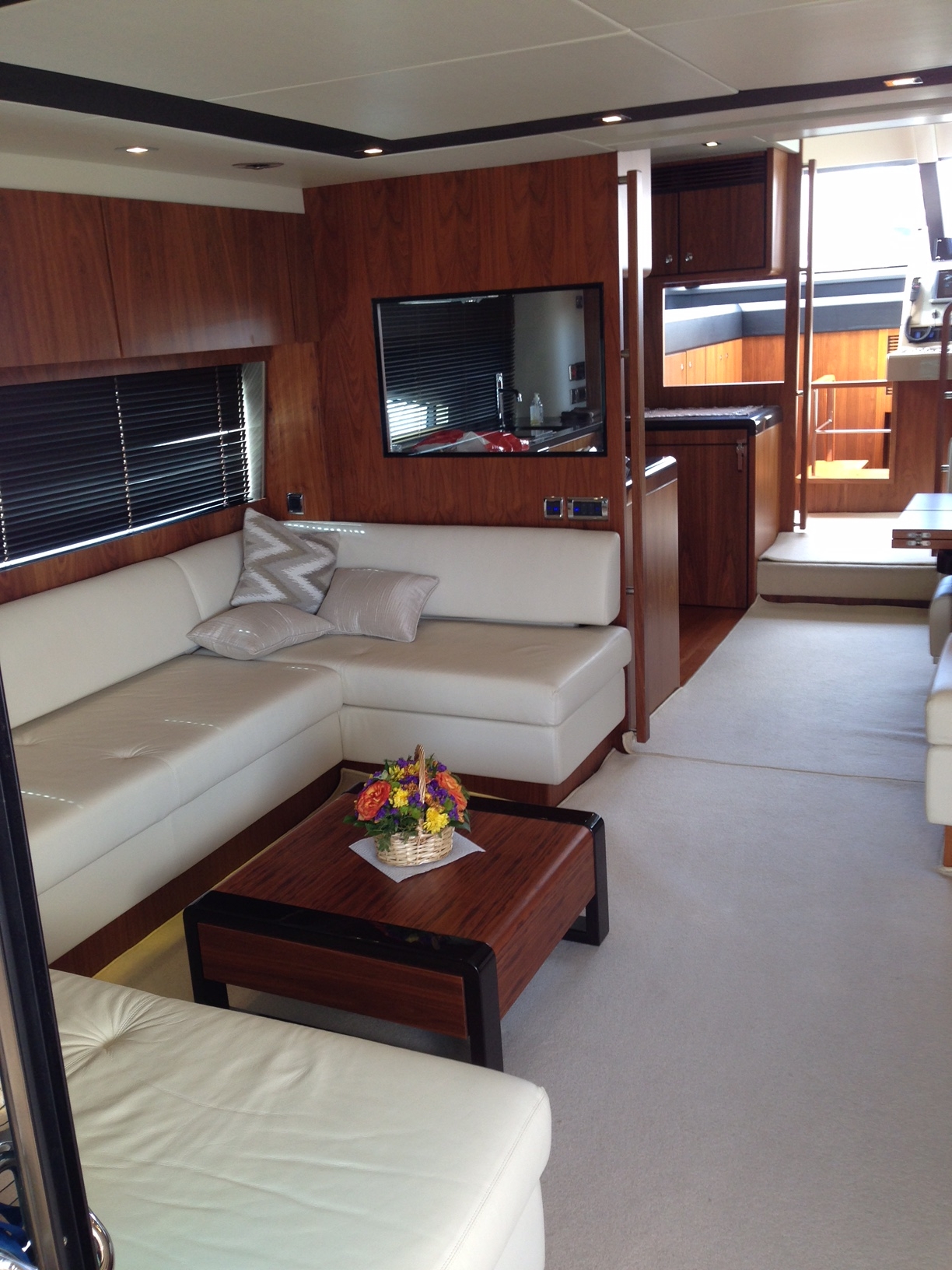 Fairline Squadron 65 | Интерьер 22