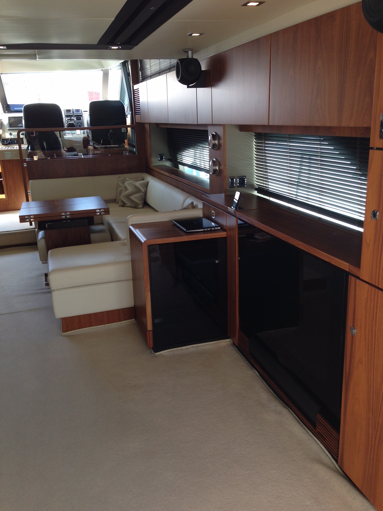 Fairline Squadron 65 | Интерьер 29