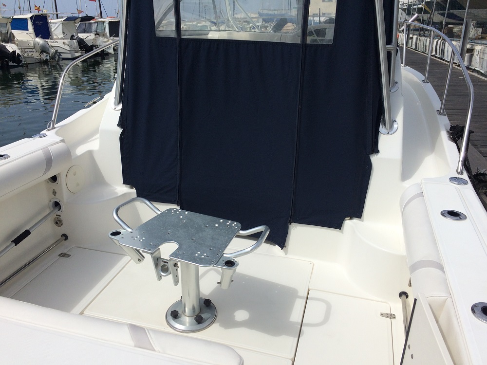 Boston Whaler 255 CQ | Интерьер 1