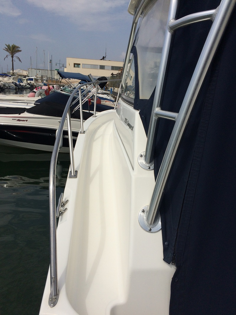 Boston Whaler 255 CQ | Экстерьер 5