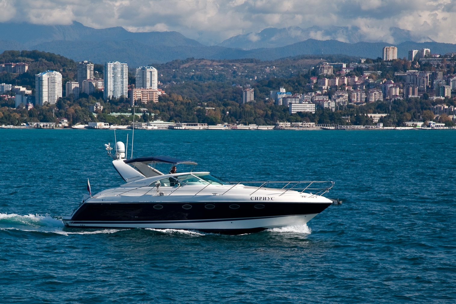 Fairline Targa 43 | Экстерьер 2