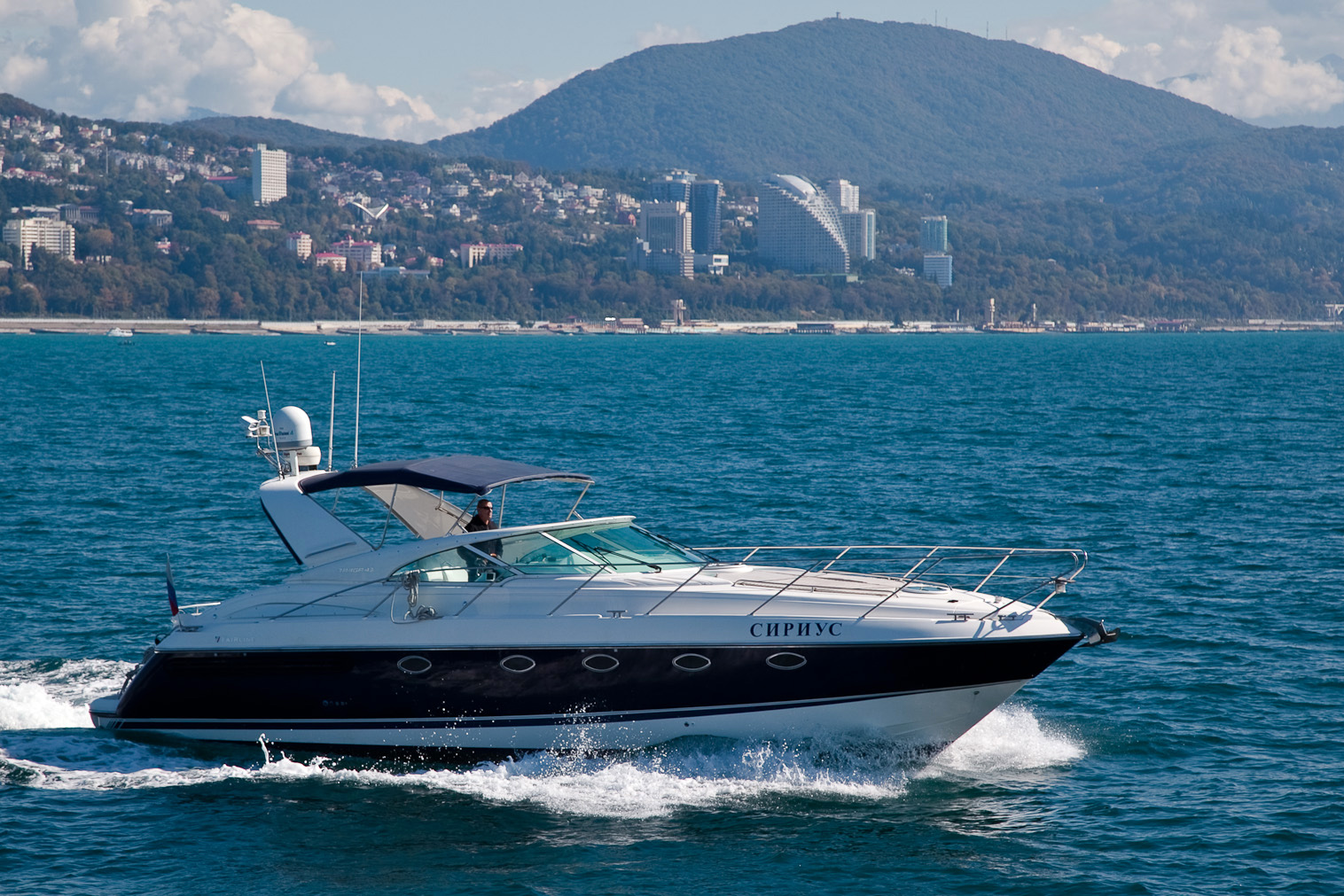 Fairline Targa 43 | Экстерьер 3