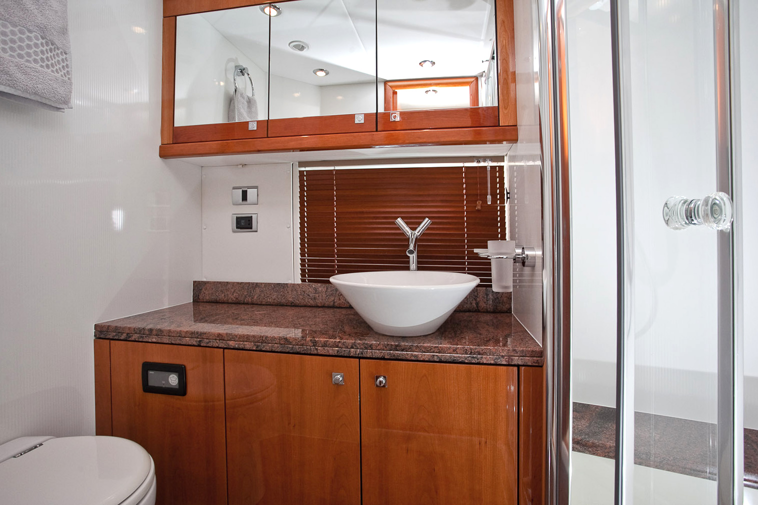 Sunseeker Manhattan 66 | Интерьер 40