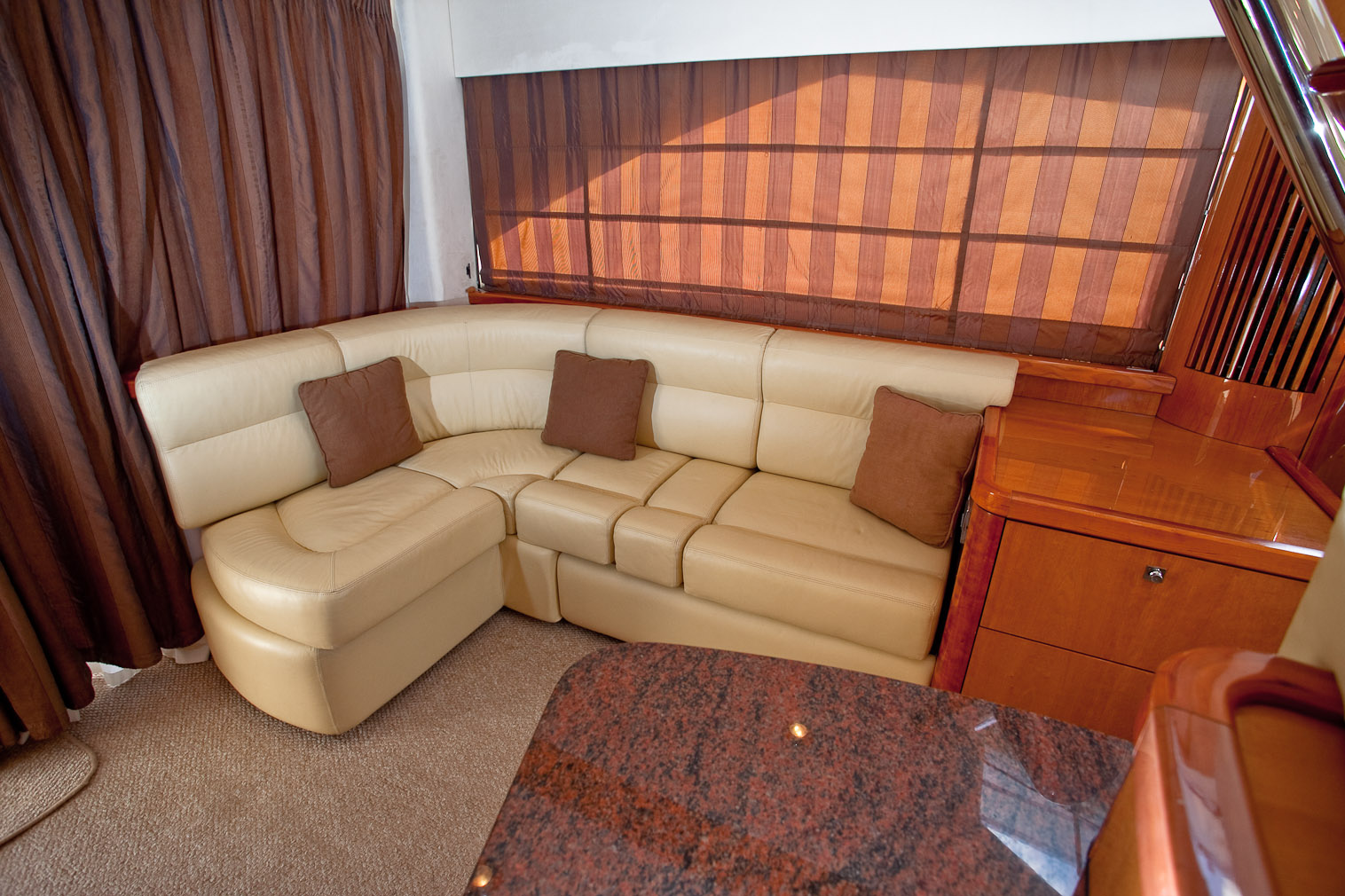 Sunseeker Manhattan 66 | Интерьер 27