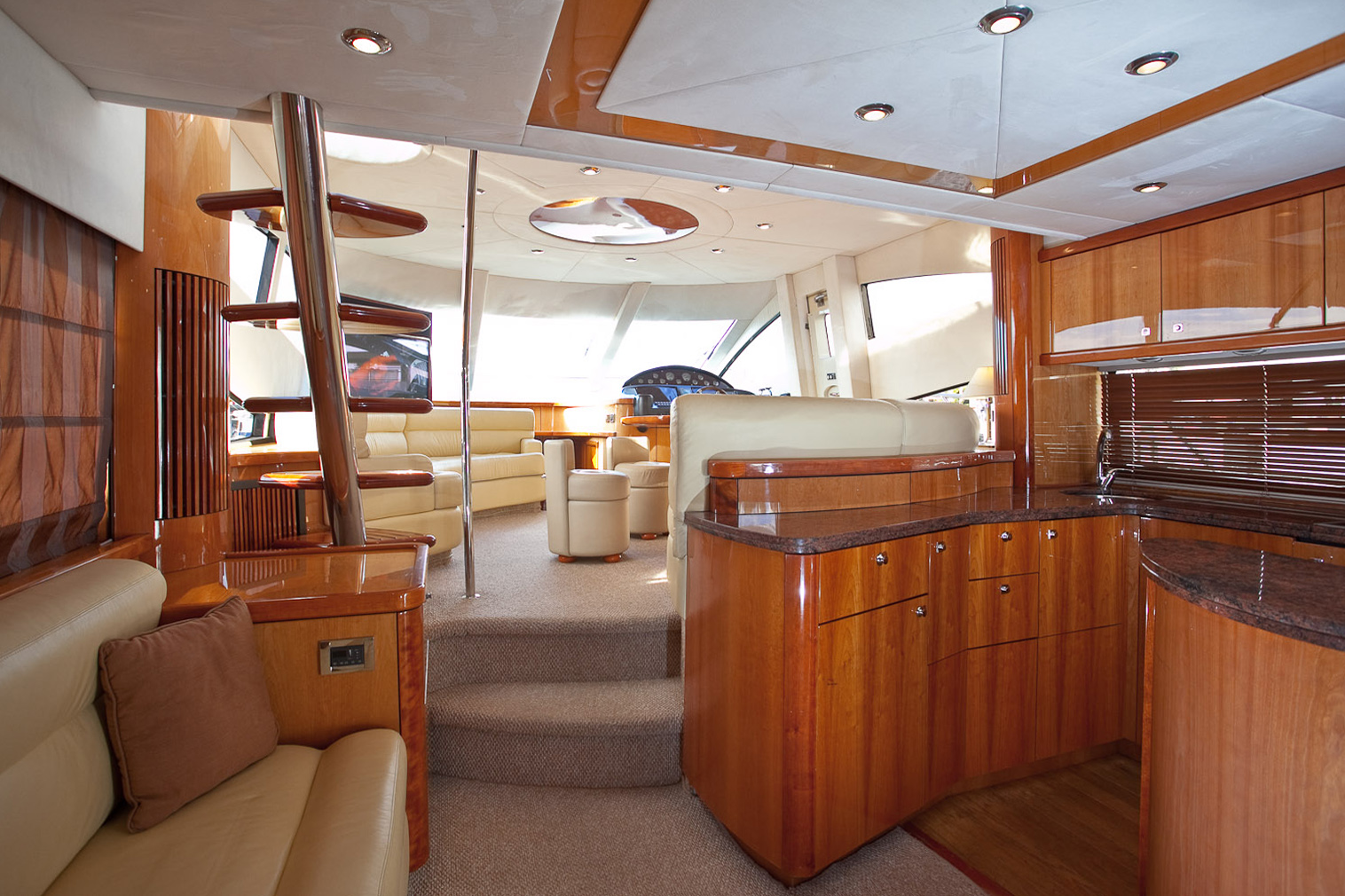 Sunseeker Manhattan 66 | Интерьер 24