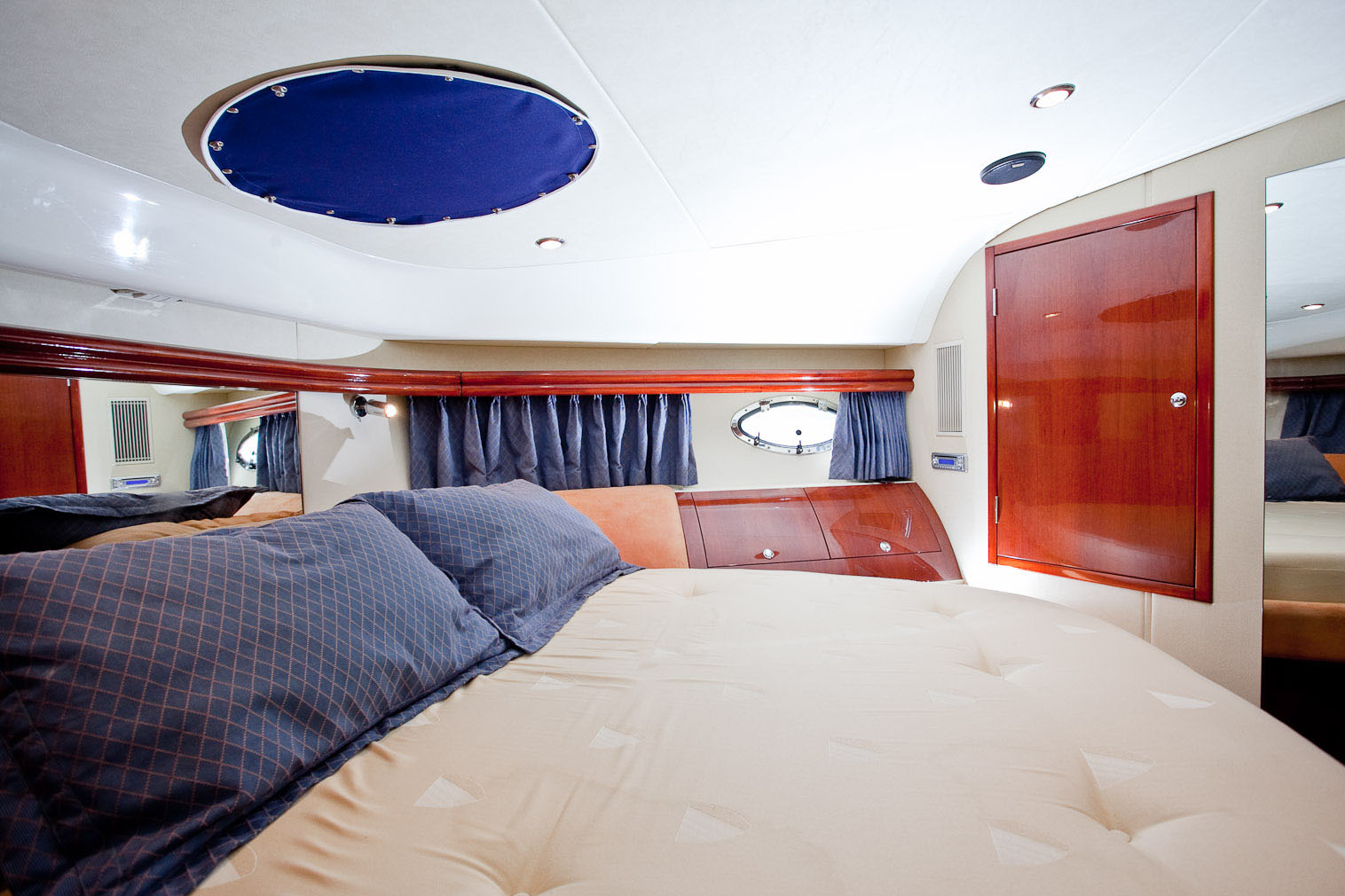 Fairline Phantom 46 | Интерьер 35