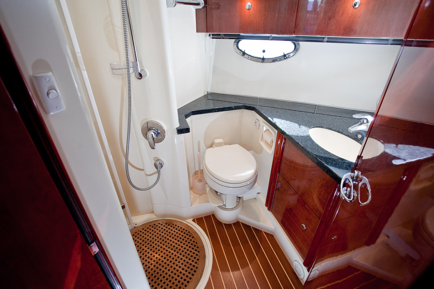 Fairline Phantom 46 | Интерьер 37