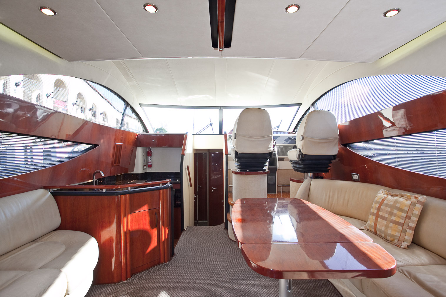 Fairline Phantom 46 | Интерьер 19