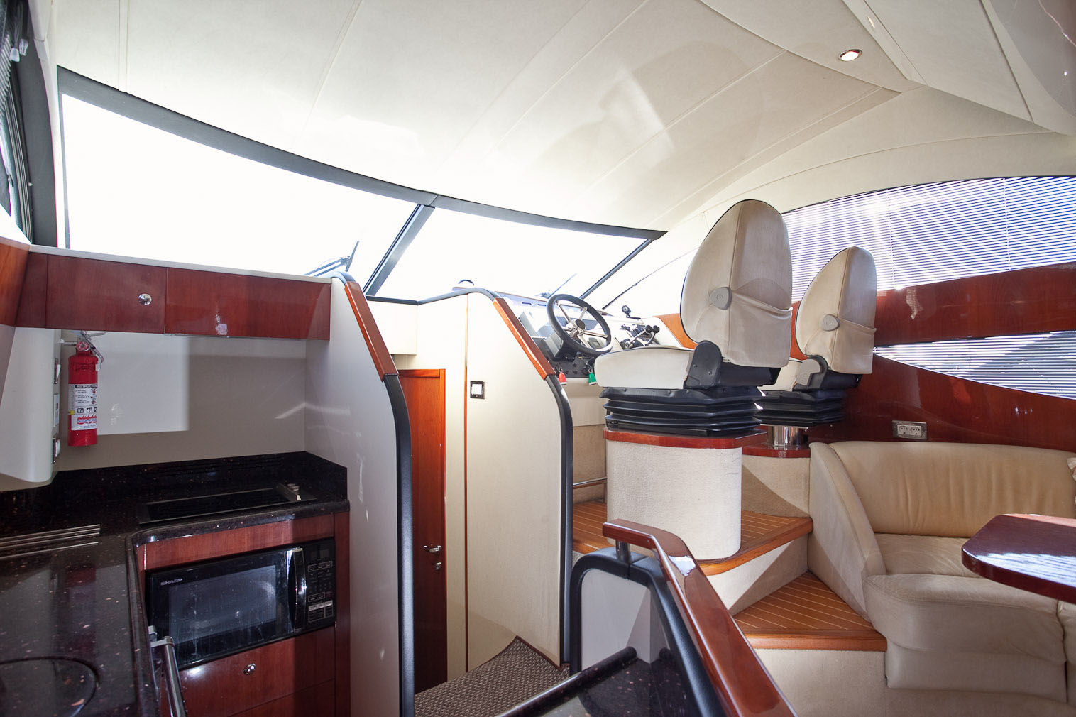 Fairline Phantom 46 | Интерьер 22