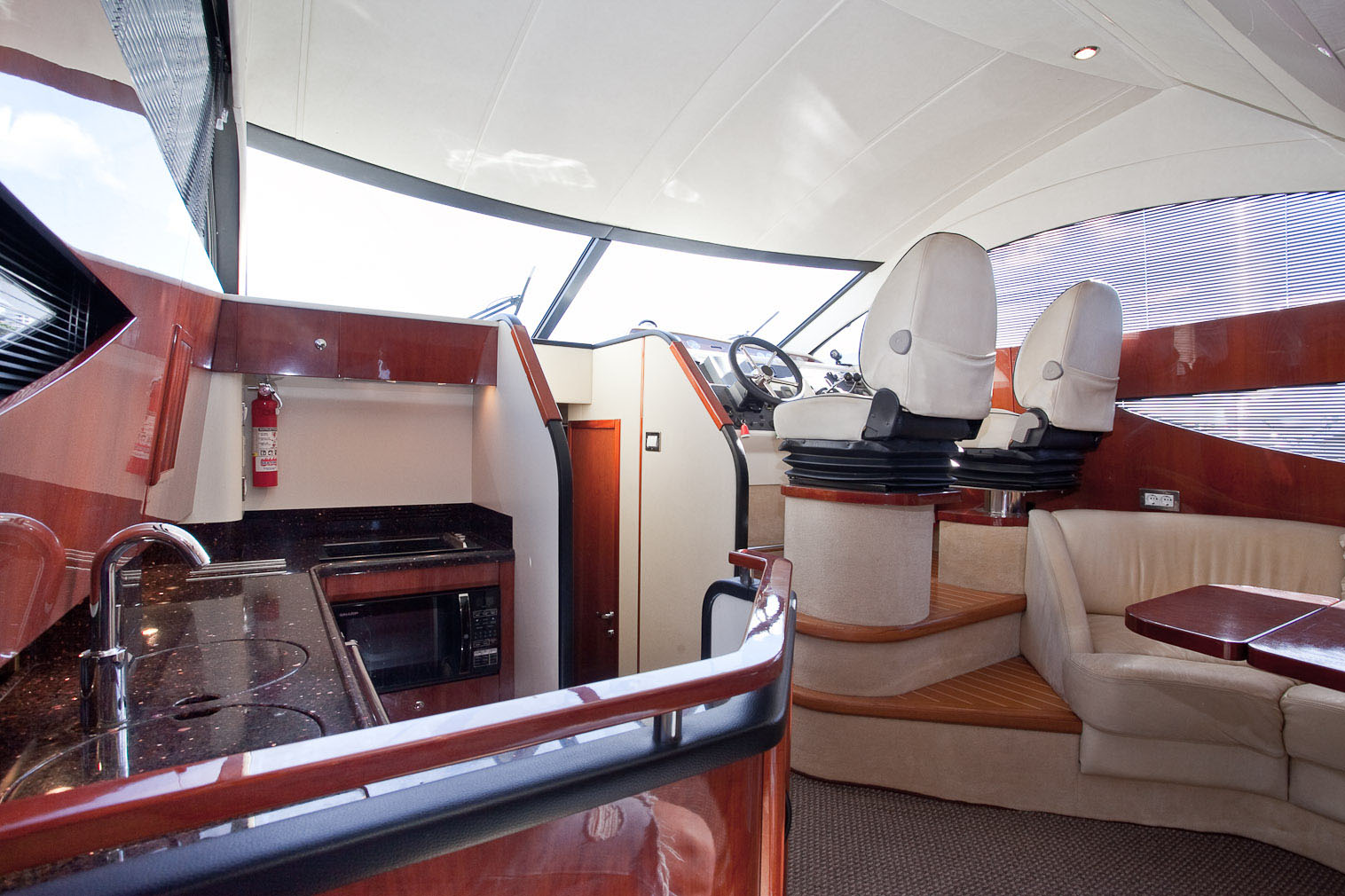 Fairline Phantom 46 | Интерьер 20