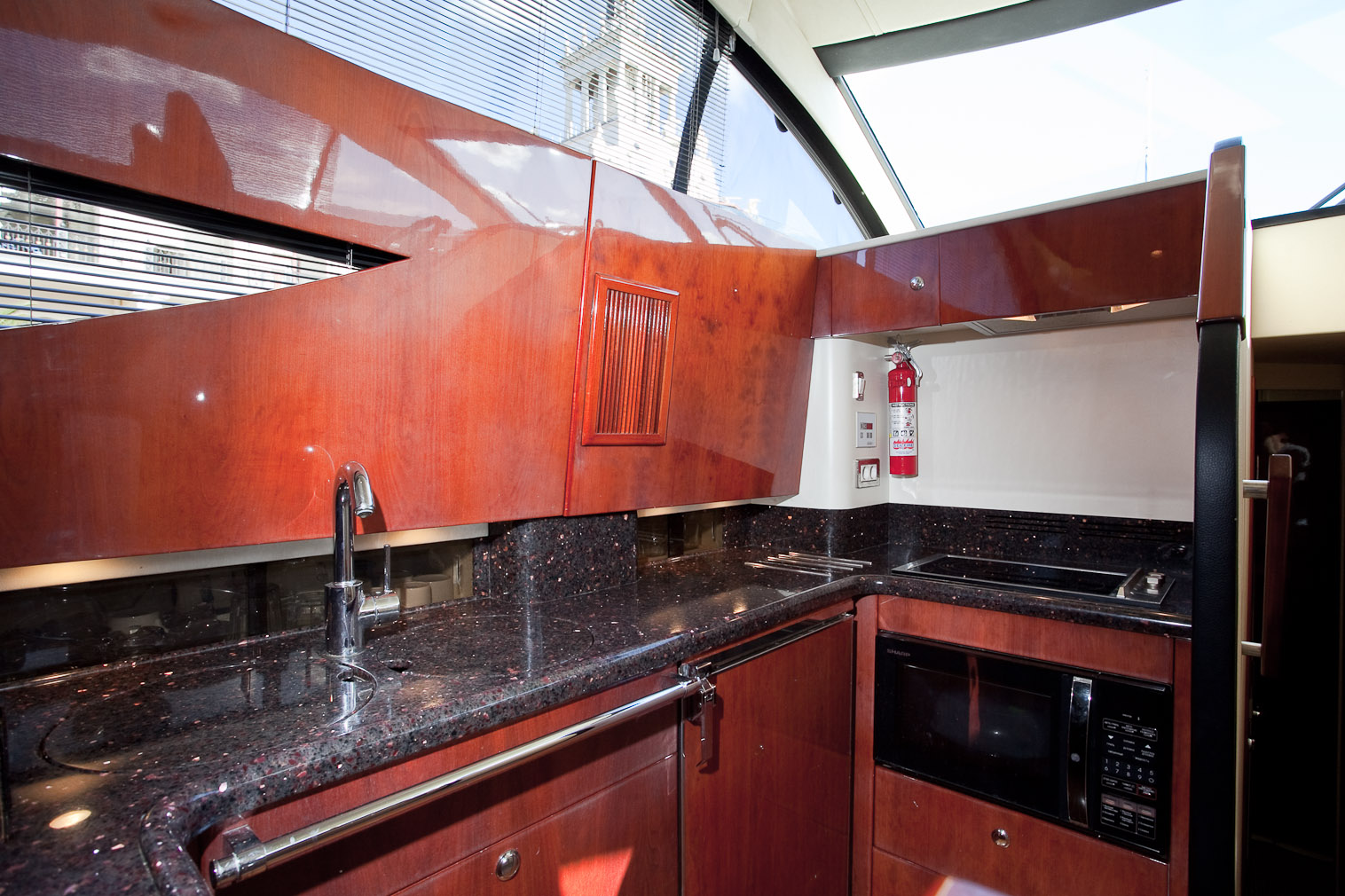 Fairline Phantom 46 | Интерьер 32